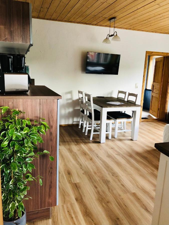 Ruhige Ferienwohnung Direkt Am Rennsteig Neuhaus am Rennweg Bagian luar foto